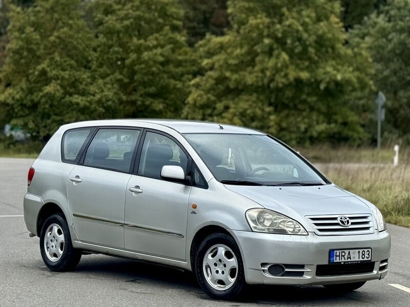 Toyota Avensis 2003 y Van