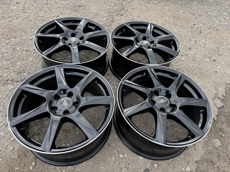 Ford Siunciam, 8J ET45 light alloy R18 rims