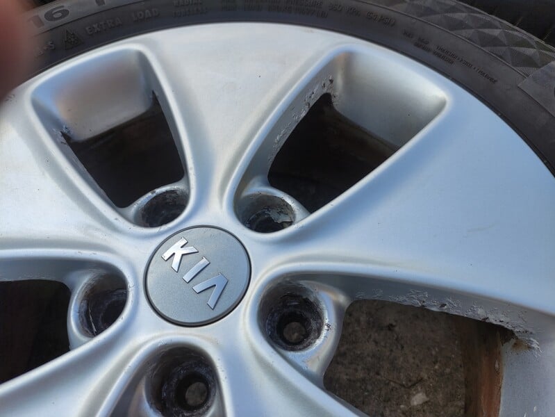 Photo 6 - KIA Soul light alloy R16 rims