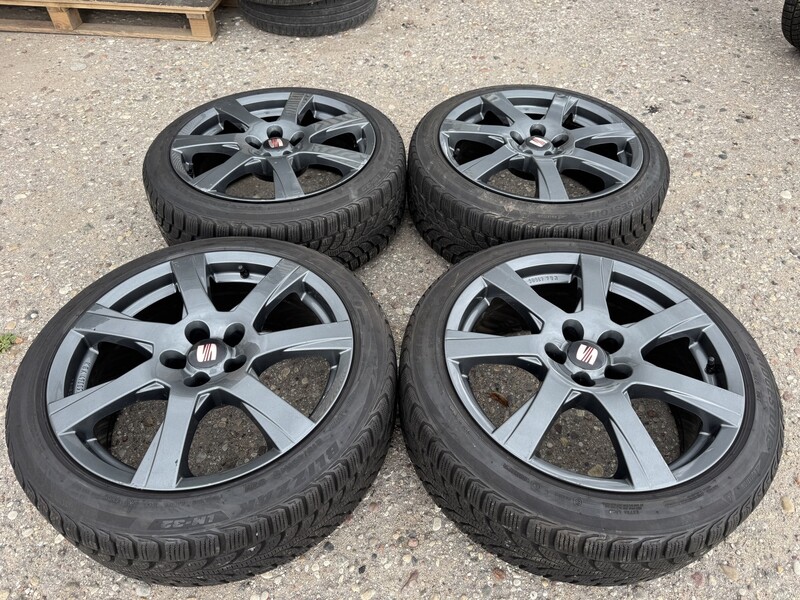 Seat Siunciam, 8J ET40 light alloy R18 rims