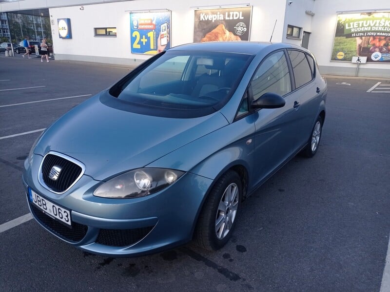 Seat Toledo 2004 г Хэтчбек