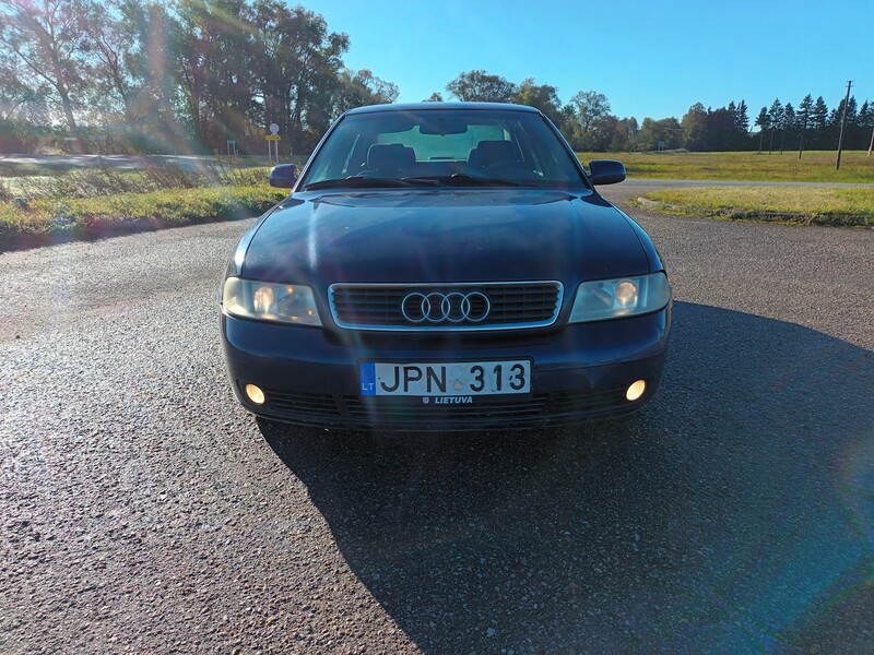 Audi A4 2000 m Sedanas