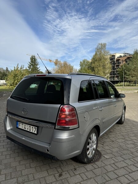 Photo 5 - Opel Zafira 2005 y Van