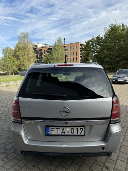 Photo 6 - Opel Zafira 2005 y Van