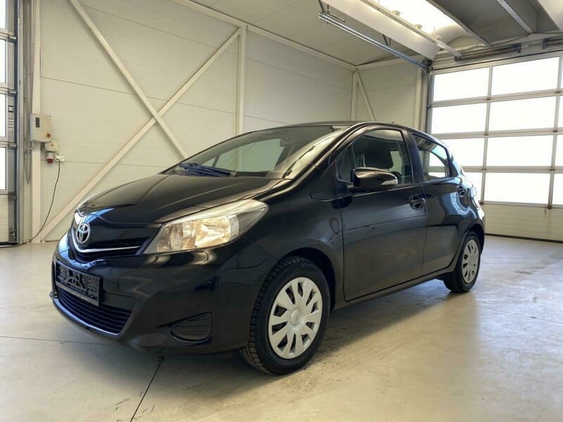 Toyota Yaris 1.0 VVT-I 1.0 2013 y