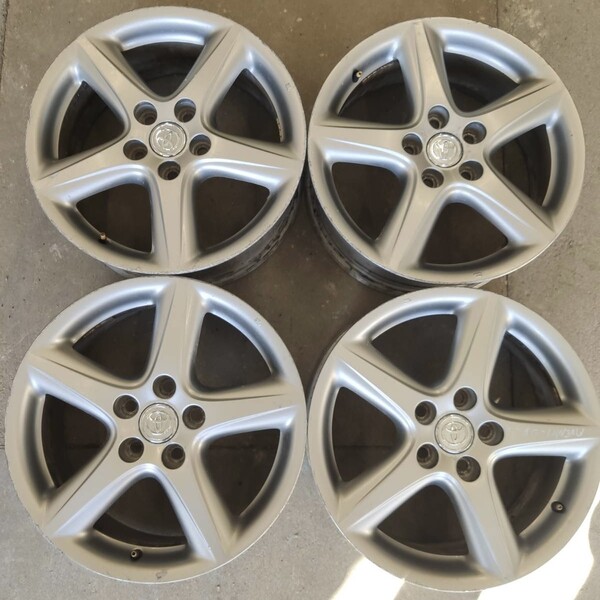 Photo 2 - Light alloy R17 rims