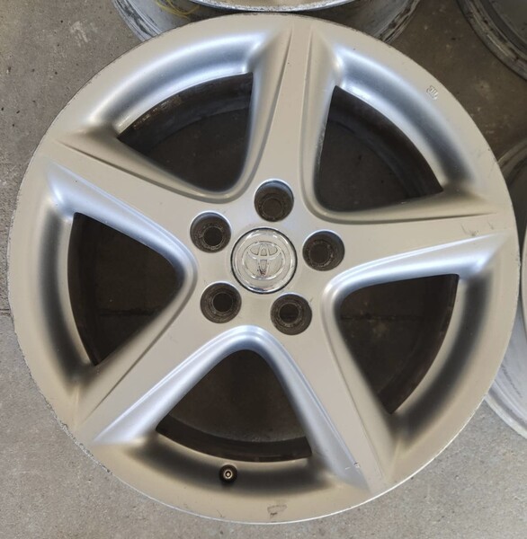 Photo 4 - Light alloy R17 rims