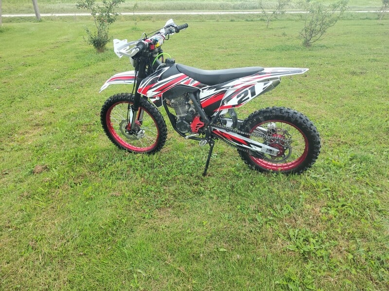 Honda CRF 2022 y Motocross / Supermoto motorcycle