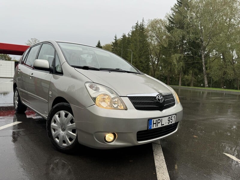 Toyota Corolla Verso I 2002 г