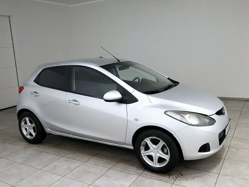 Mazda 2 2008 y Hatchback