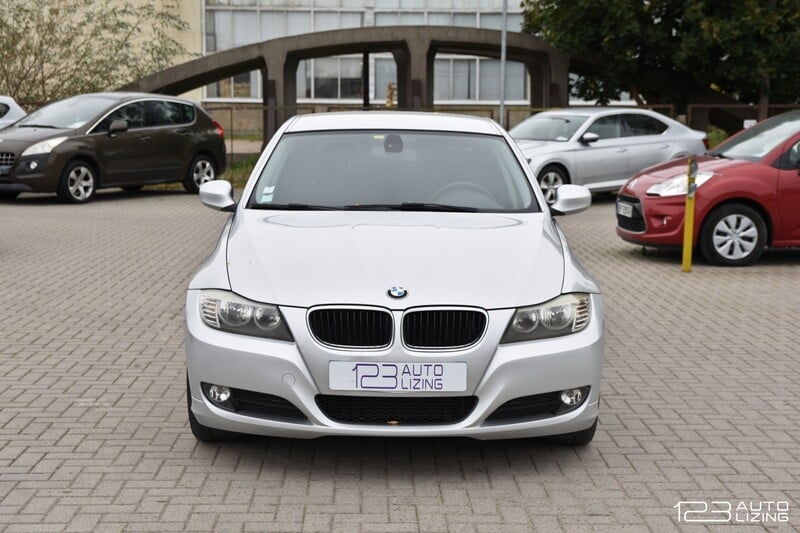 Nuotrauka 2 - Bmw 320 2010 m Sedanas