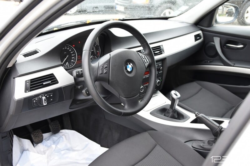 Nuotrauka 7 - Bmw 320 2010 m Sedanas