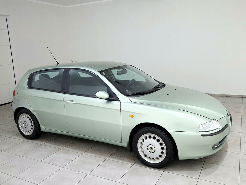 Alfa Romeo 147 2004 m Hečbekas