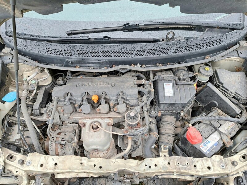 Photo 6 - Honda Civic VIII 2007 y parts