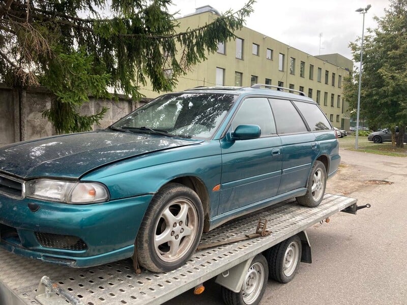 Photo 2 - Subaru Legacy 1998 y parts