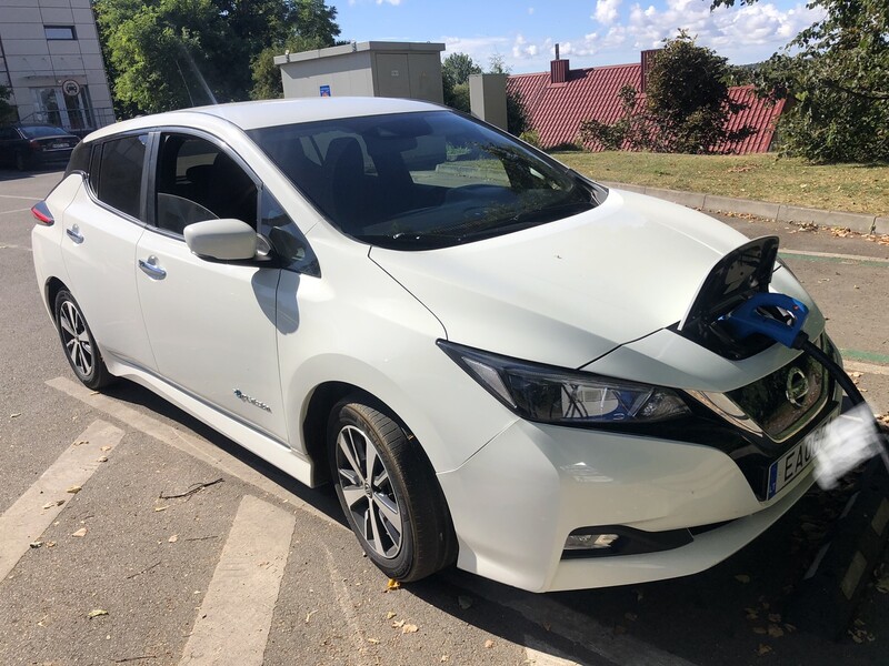 Nissan Leaf 2018 y Hatchback