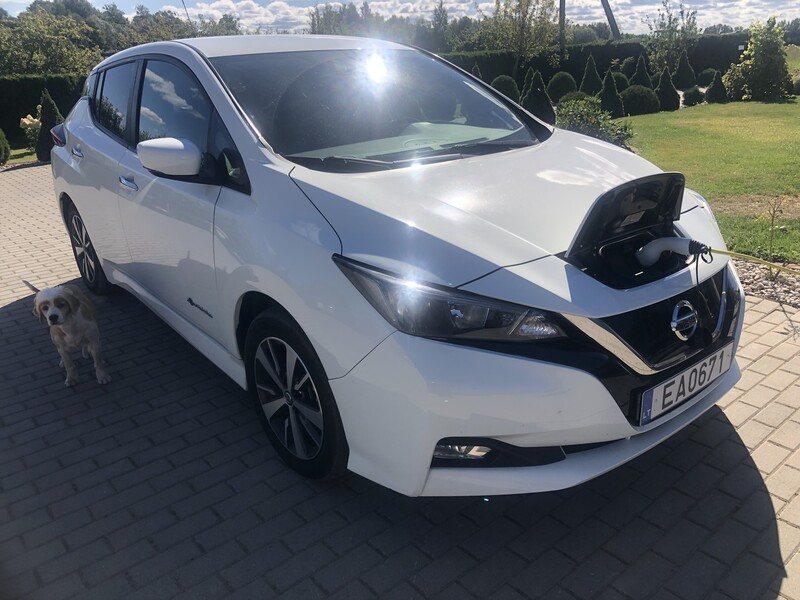 Photo 9 - Nissan Leaf 2018 y Hatchback