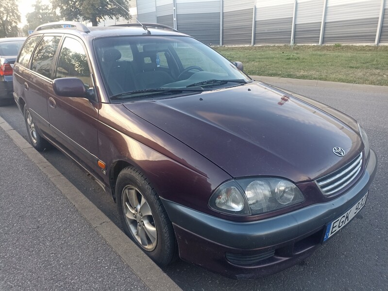 Toyota Avensis 2000 m Universalas