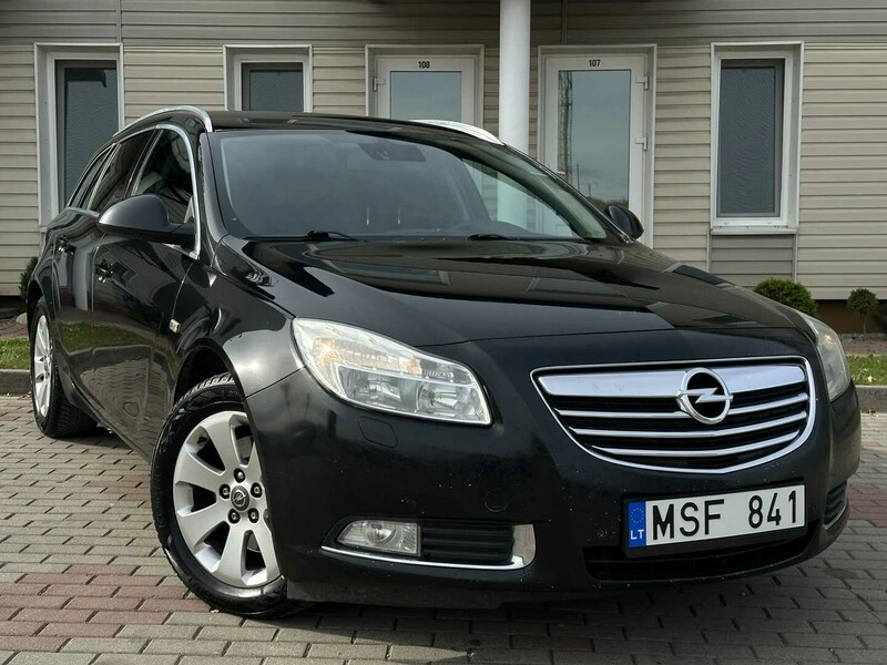 Opel Insignia 2011 г Универсал