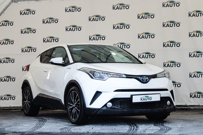 Фотография 2 - Toyota C-HR 2018 г Внедорожник / Кроссовер