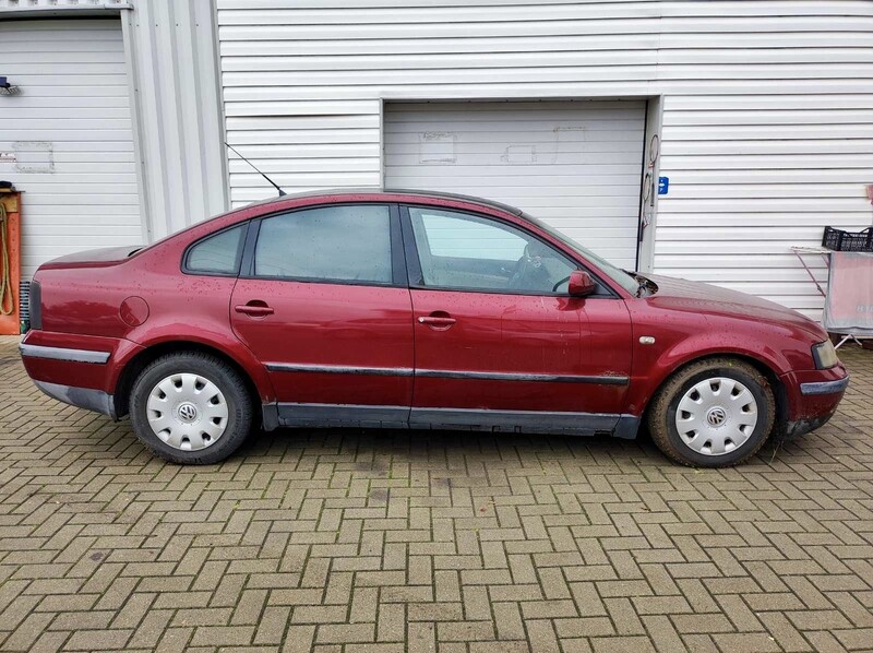 Photo 1 - Volkswagen Passat B5 2000 y