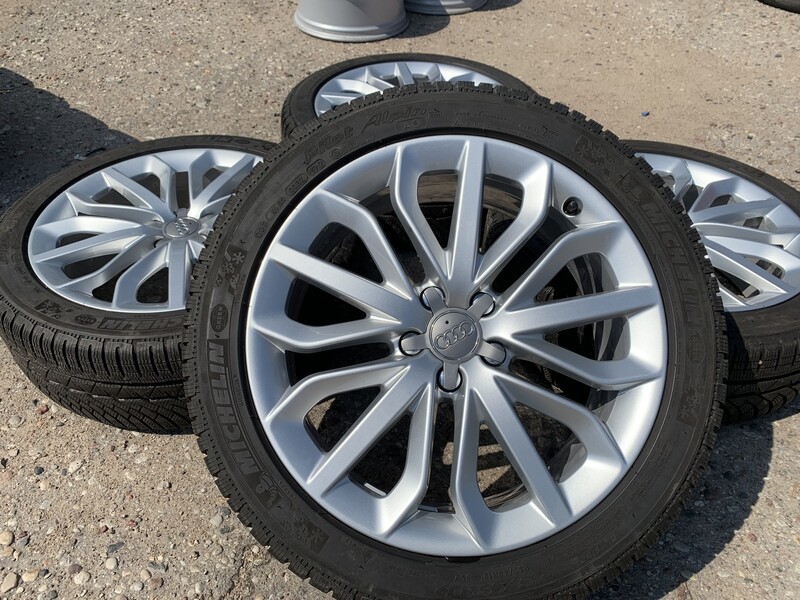 Photo 1 - Audi Siunciam, 7.5J ET33 light alloy R19 rims