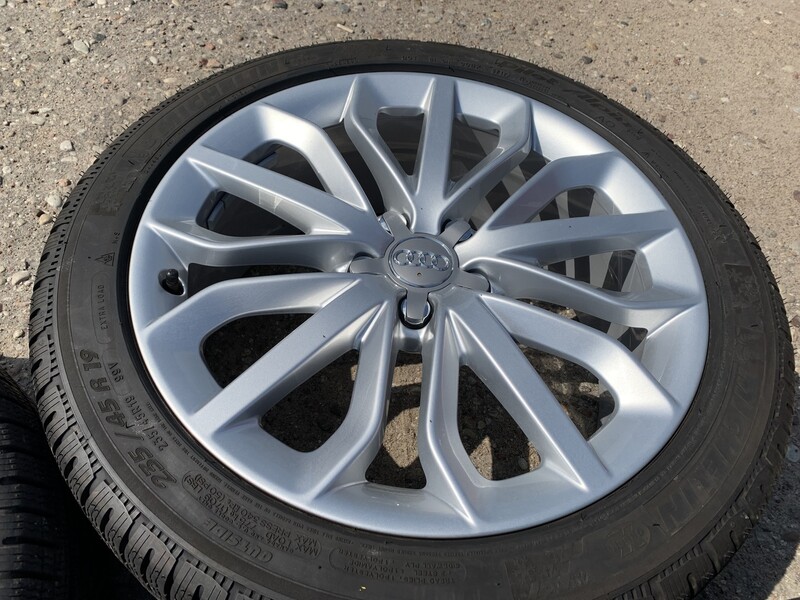 Photo 5 - Audi Siunciam, 7.5J ET33 light alloy R19 rims