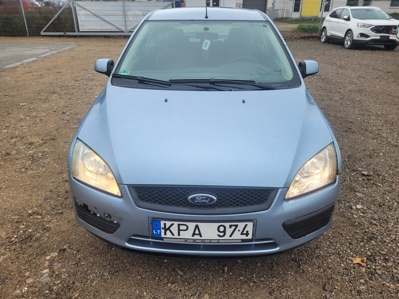 Photo 2 - Ford Focus 2005 y Hatchback