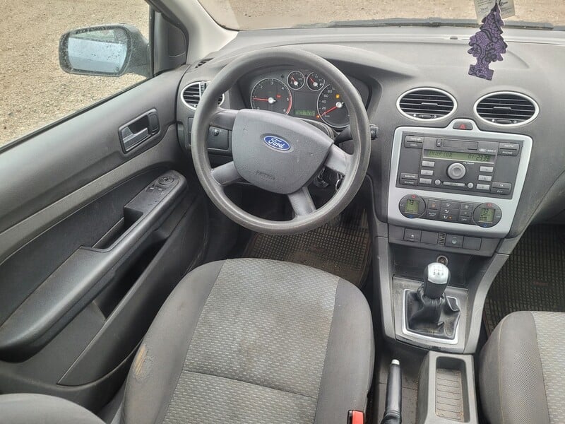 Photo 7 - Ford Focus 2005 y Hatchback