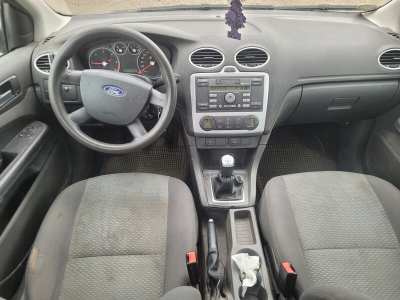 Photo 8 - Ford Focus 2005 y Hatchback