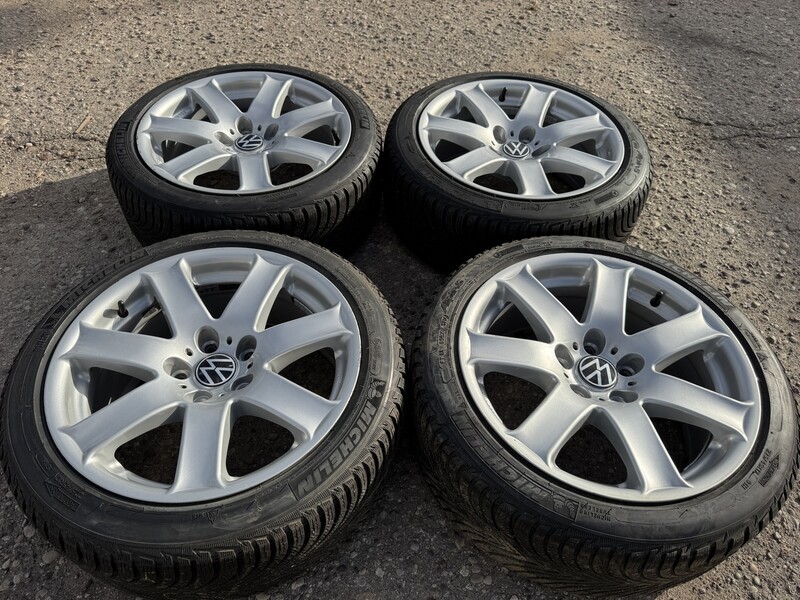 Volkswagen Siunciam, 8J ET30 light alloy R17 rims