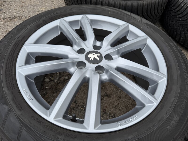 Photo 2 - Peugeot Siunciam, 7,5J ET50 light alloy R18 rims