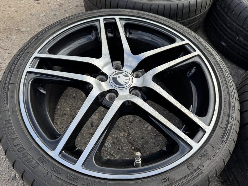 Photo 2 - Skoda Siunciam 8j ET60 light alloy R18 rims