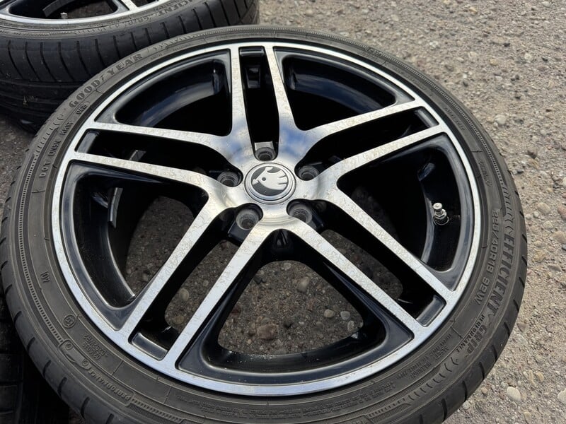 Photo 3 - Skoda Siunciam 8j ET60 light alloy R18 rims