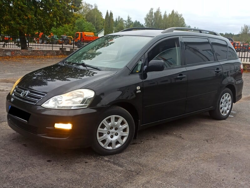 Toyota Avensis Verso 2005 y Van