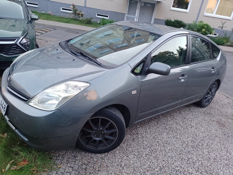 Toyota Prius 2006 г Хэтчбек