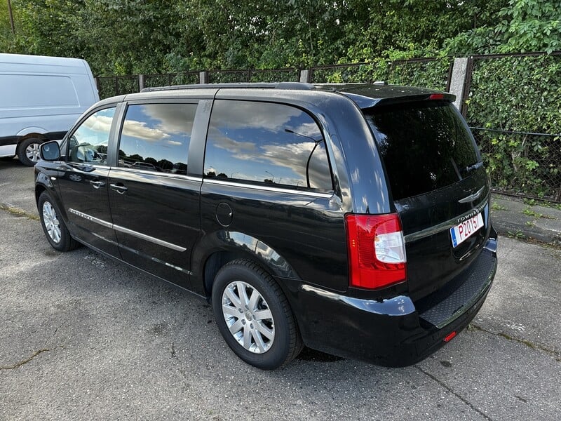 Photo 5 - Chrysler Town & Country 2014 y Van