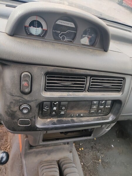 Photo 8 - Mitsubishi L200 2005 y parts