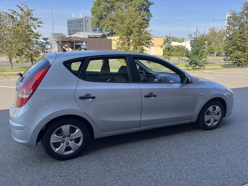 Photo 8 - Hyundai i30 I 2010 y