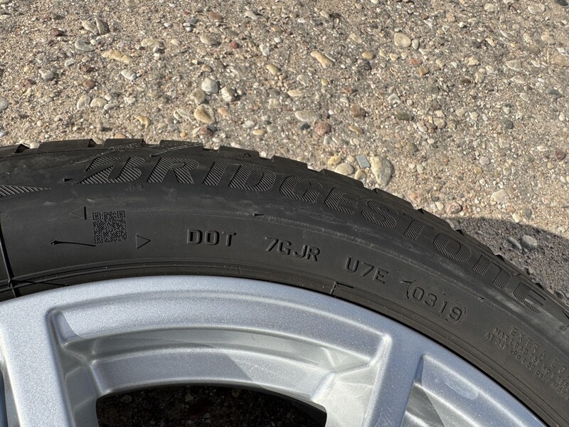 Фотография 10 - Bridgestone SIunciam, 3-4mm 2019 R17 зимние шины для автомобилей