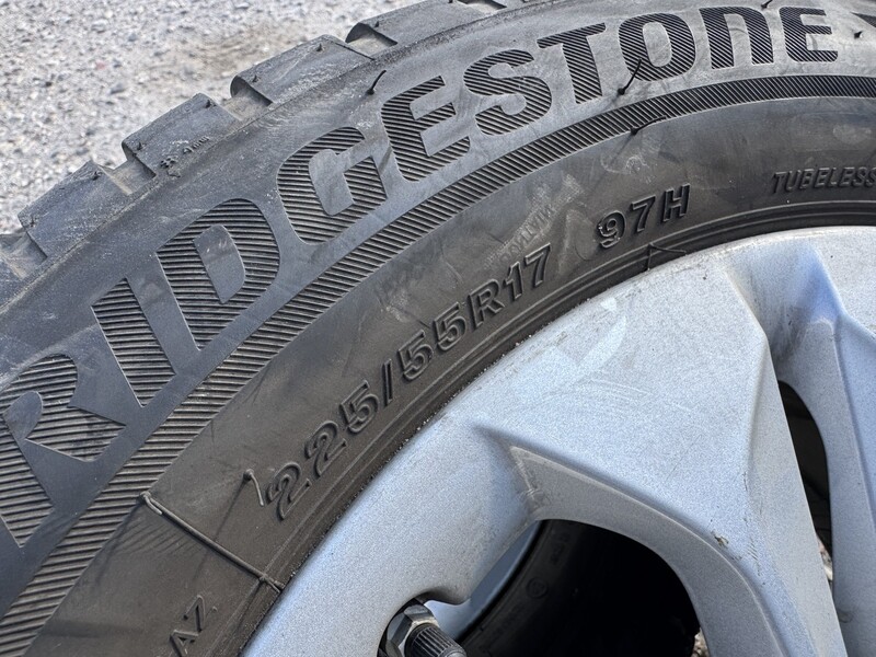 Nuotrauka 9 - Bridgestone Siunciam, 8mm 2023m R17 žieminės padangos lengviesiems