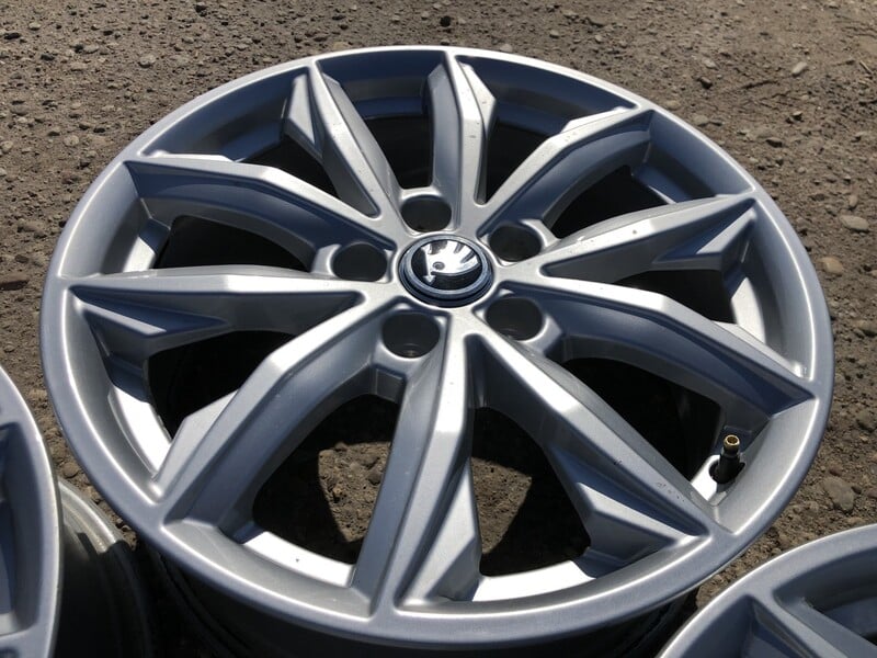 Photo 4 - Skoda Siunciam, 7J ET34 light alloy R17 rims