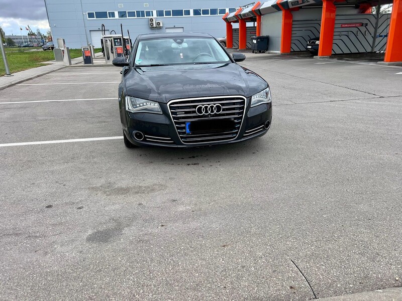 Audi A8 D4 2011 y