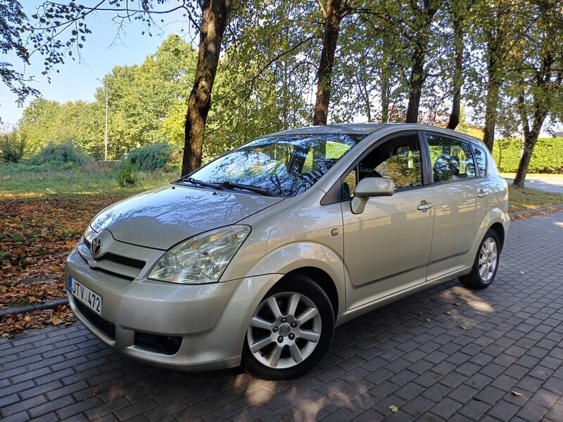 Toyota Corolla Verso 2005 г Минивэн