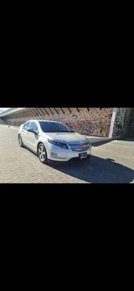 Фотография 2 - Chevrolet Volt 2013 г Хэтчбек