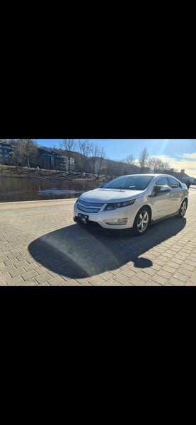 Фотография 3 - Chevrolet Volt 2013 г Хэтчбек