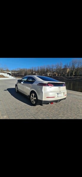 Фотография 5 - Chevrolet Volt 2013 г Хэтчбек