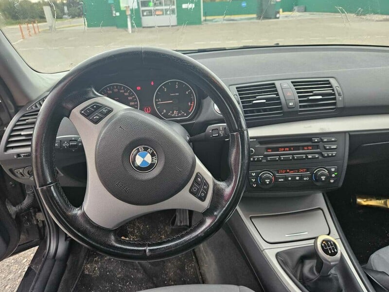 Nuotrauka 4 - Bmw 118 2006 m Sedanas