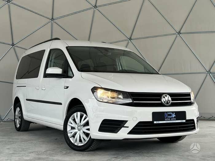 Photo 3 - Volkswagen Caddy Maxi 2016 y rent