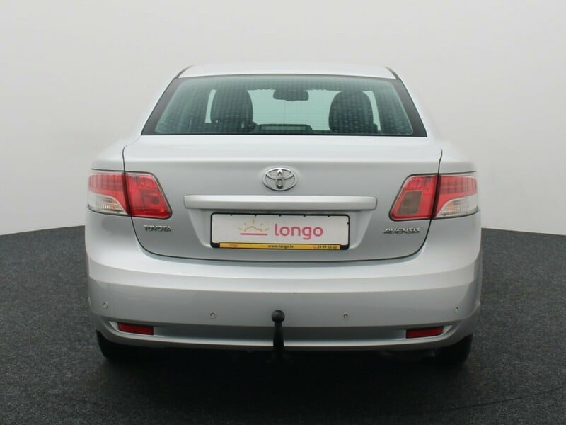 Photo 5 - Toyota Avensis 2011 y Sedan